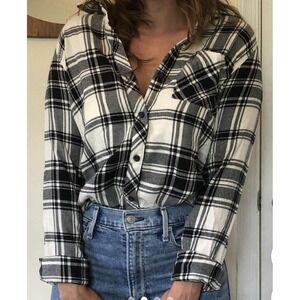 Abercrombie &‎ Fitch Flannel Shirt Women's Size M Plaid Button Up Black White